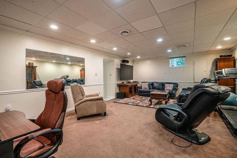Basement recreation room