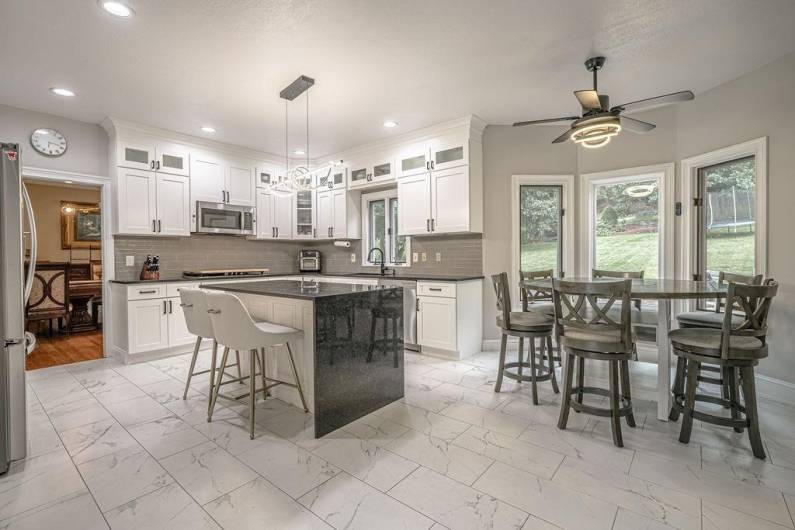 117 Cidar Ln, Canonsburg, PA 15317, 4 Bedrooms Bedrooms, 12 Rooms Rooms,6 BathroomsBathrooms,Residential,For Sale,Cidar Ln,1711045
