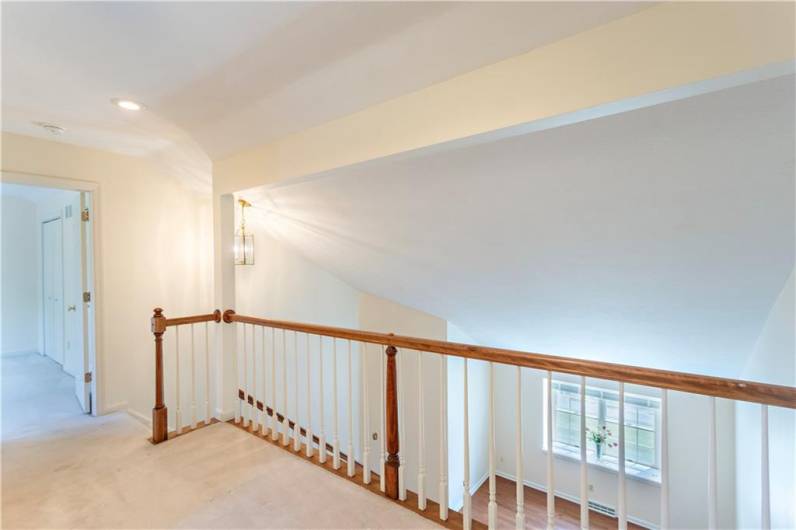 103 Boxwood Court, McMurray, PA 15317, 3 Bedrooms Bedrooms, 10 Rooms Rooms,2.2 BathroomsBathrooms,Residential,For Sale,Boxwood Court,0,1710963