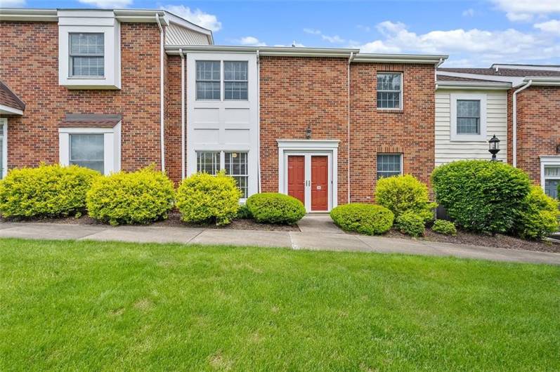 Welcome to 103 Boxwood Ct. in Williamsburg Commons!