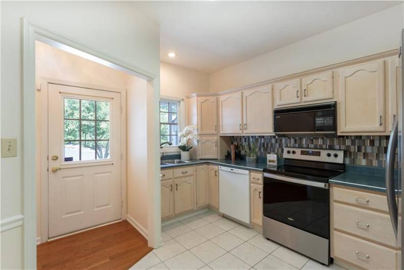 103 Boxwood Court, McMurray, PA 15317, 3 Bedrooms Bedrooms, 10 Rooms Rooms,2.2 BathroomsBathrooms,Residential,For Sale,Boxwood Court,0,1710963