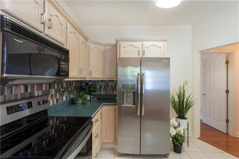 103 Boxwood Court, McMurray, PA 15317, 3 Bedrooms Bedrooms, 10 Rooms Rooms,2.2 BathroomsBathrooms,Residential,For Sale,Boxwood Court,0,1710963