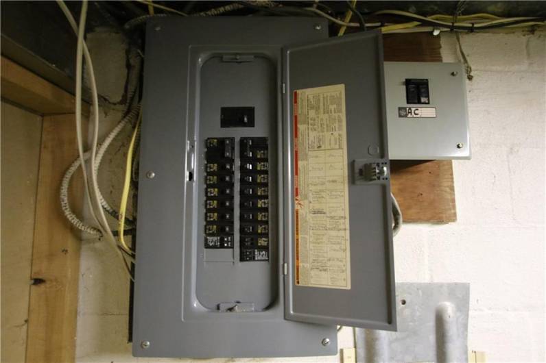 100 AMP Breaker BoxNewer Hot Water Tank May 2025