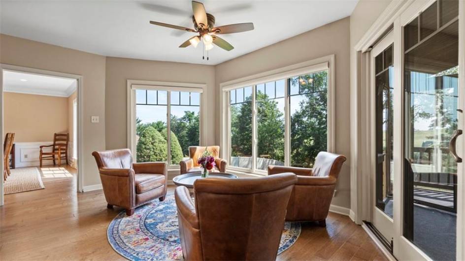 Room with a view! Breakfast nook