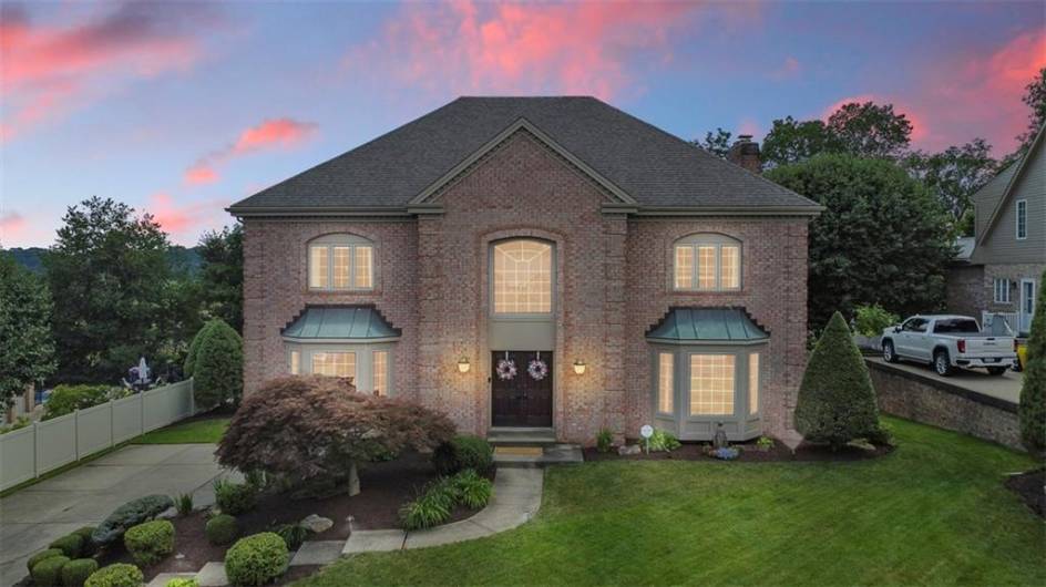 108 Trenton Cir, Mcmurray, PA 15317, 4 Bedrooms Bedrooms, 12 Rooms Rooms,4.1 BathroomsBathrooms,Residential,For Sale,Trenton Cir,0,1711363