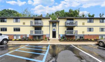 1600 Settlers Dr., Oakdale, PA 15071, 2 Bedrooms Bedrooms, ,1 BathroomBathrooms,Lease,For Sale,Settlers Dr.,1710332