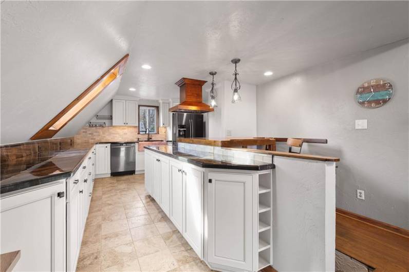 300 Lakeside Drive North, Canonsburg, PA 15317, 4 Bedrooms Bedrooms, 9 Rooms Rooms,3 BathroomsBathrooms,Residential,For Sale,Lakeside Drive North,1683572