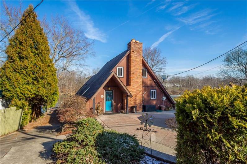 300 Lakeside Drive North, Canonsburg, PA 15317, 4 Bedrooms Bedrooms, 9 Rooms Rooms,3 BathroomsBathrooms,Residential,For Sale,Lakeside Drive North,1683572