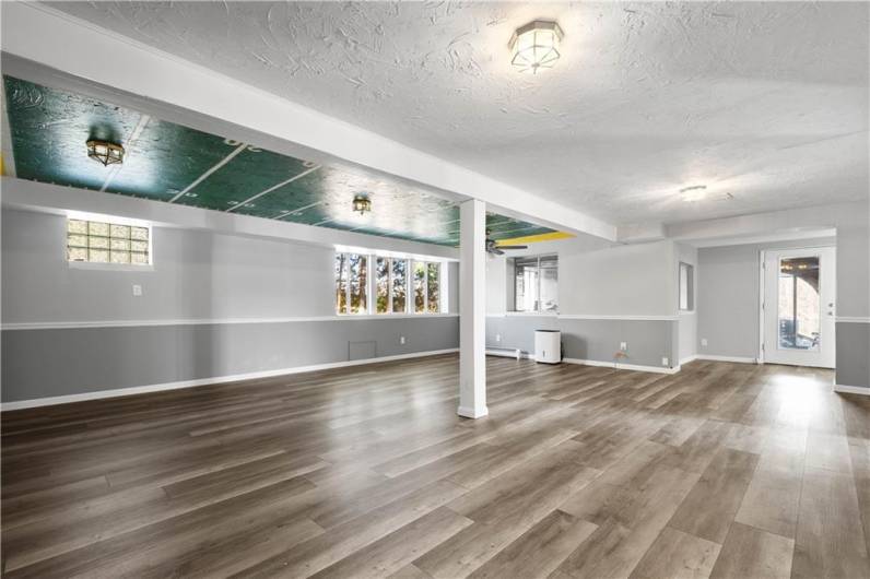 300 Lakeside Drive North, Canonsburg, PA 15317, 4 Bedrooms Bedrooms, 9 Rooms Rooms,3 BathroomsBathrooms,Residential,For Sale,Lakeside Drive North,1683572