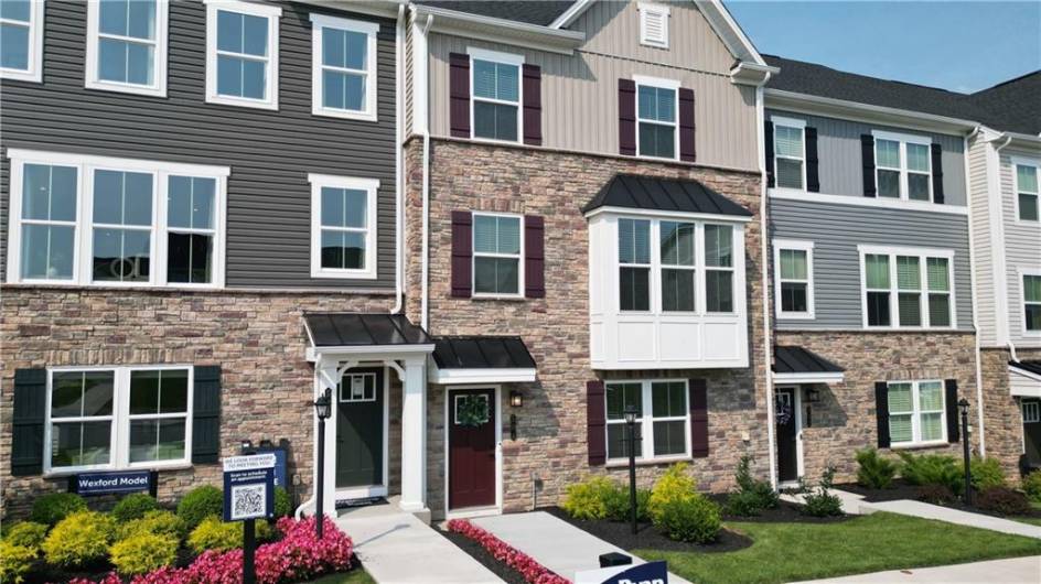 504 Nolan Circle, Cranberry Township, PA 16066, 3 Bedrooms Bedrooms, 9 Rooms Rooms,2.1 BathroomsBathrooms,Residential,For Sale,Nolan Circle,0,1710822