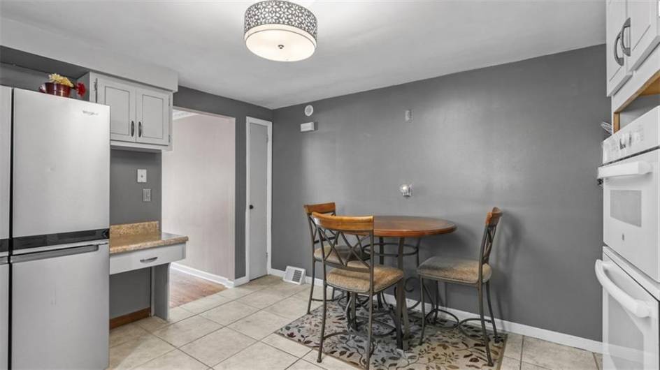 341 MCMURRAY RD, McMurray, PA 15317, 3 Bedrooms Bedrooms, 9 Rooms Rooms,3 BathroomsBathrooms,Residential,For Sale,MCMURRAY RD,0,1711205