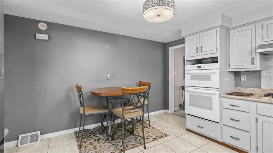 341 MCMURRAY RD, McMurray, PA 15317, 3 Bedrooms Bedrooms, 9 Rooms Rooms,3 BathroomsBathrooms,Residential,For Sale,MCMURRAY RD,0,1711205