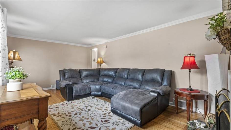 341 MCMURRAY RD, McMurray, PA 15317, 3 Bedrooms Bedrooms, 9 Rooms Rooms,3 BathroomsBathrooms,Residential,For Sale,MCMURRAY RD,0,1711205
