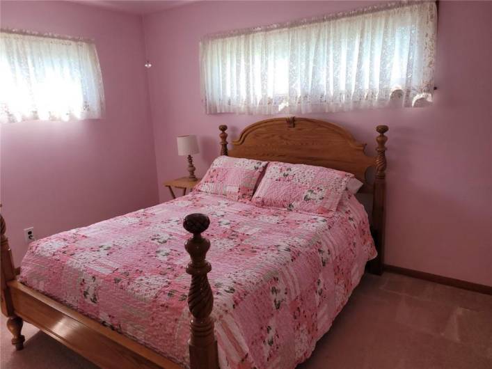 612 Elmwood Ave, Grove City, PA 16127, 3 Bedrooms Bedrooms, 8 Rooms Rooms,2 BathroomsBathrooms,Residential,For Sale,Elmwood Ave,0,1711515