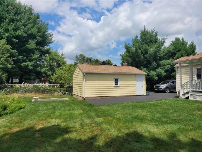 612 Elmwood Ave, Grove City, PA 16127, 3 Bedrooms Bedrooms, 8 Rooms Rooms,2 BathroomsBathrooms,Residential,For Sale,Elmwood Ave,0,1711515