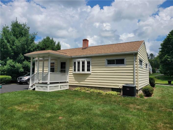 612 Elmwood Ave, Grove City, PA 16127, 3 Bedrooms Bedrooms, 8 Rooms Rooms,2 BathroomsBathrooms,Residential,For Sale,Elmwood Ave,0,1711515