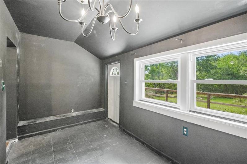 32 Spring Hill Ln, New Castle, PA 16101, 3 Bedrooms Bedrooms, 8 Rooms Rooms,2 BathroomsBathrooms,Residential,For Sale,Spring Hill Ln,1711521