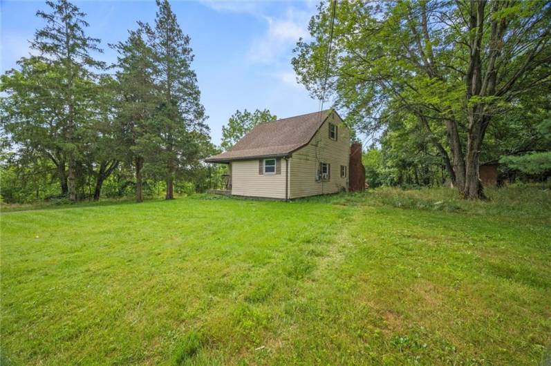32 Spring Hill Ln, New Castle, PA 16101, 3 Bedrooms Bedrooms, 8 Rooms Rooms,2 BathroomsBathrooms,Residential,For Sale,Spring Hill Ln,1711521