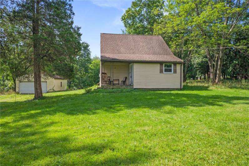 32 Spring Hill Ln, New Castle, PA 16101, 3 Bedrooms Bedrooms, 8 Rooms Rooms,2 BathroomsBathrooms,Residential,For Sale,Spring Hill Ln,1711521
