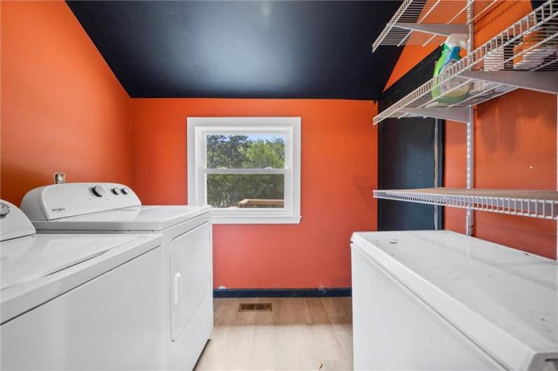 32 Spring Hill Ln, New Castle, PA 16101, 3 Bedrooms Bedrooms, 8 Rooms Rooms,2 BathroomsBathrooms,Residential,For Sale,Spring Hill Ln,1711521