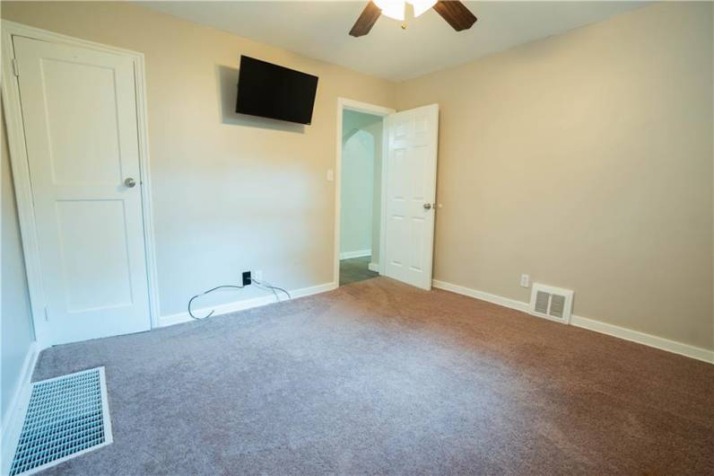 130 6th Ave, Pittsburgh, PA 15229, 3 Bedrooms Bedrooms, 7 Rooms Rooms,2 BathroomsBathrooms,Residential,For Sale,6th Ave,0,1711523