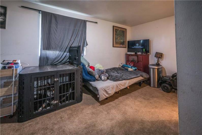449 Carnegie Ave, Clairton, PA 15025, 3 Bedrooms Bedrooms, 6 Rooms Rooms,1.1 BathroomsBathrooms,Residential,For Sale,Carnegie Ave,0,1711526