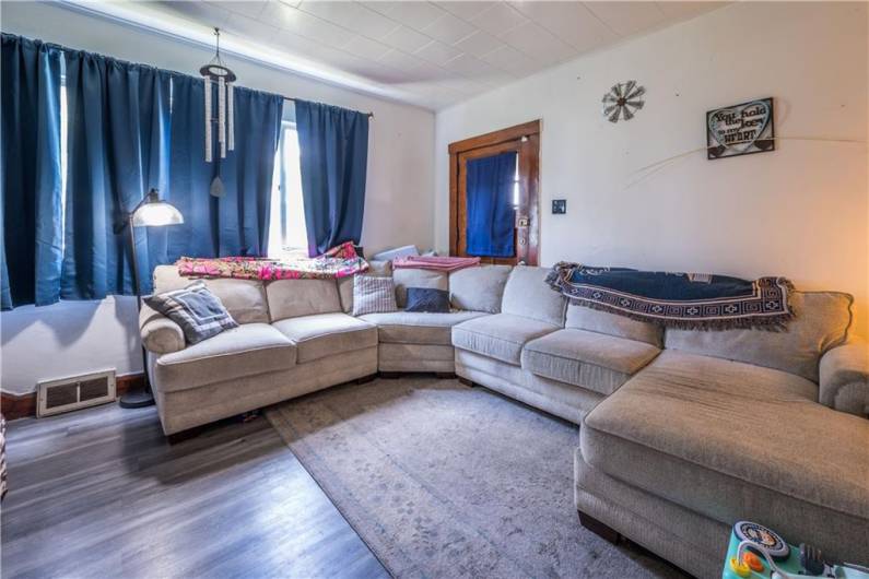 449 Carnegie Ave, Clairton, PA 15025, 3 Bedrooms Bedrooms, 6 Rooms Rooms,1.1 BathroomsBathrooms,Residential,For Sale,Carnegie Ave,0,1711526