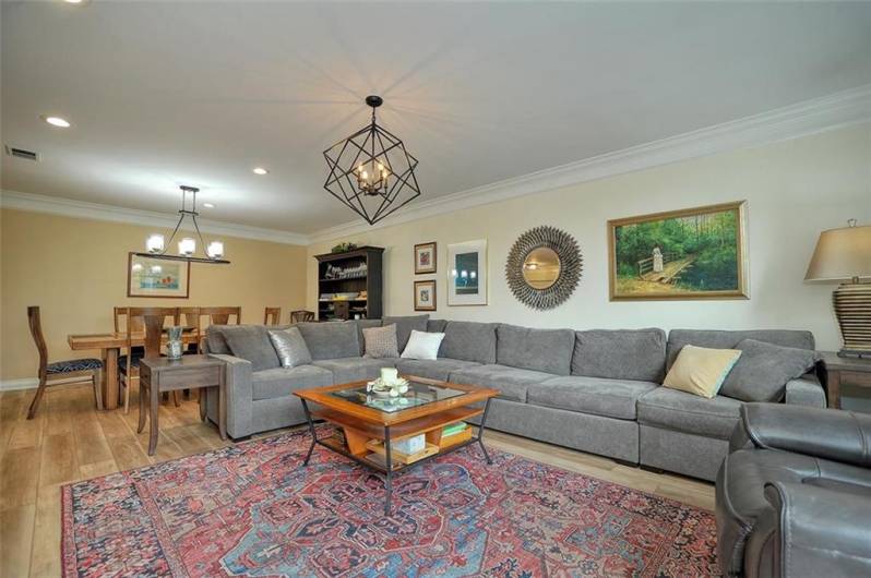 5100 5th Avenue, Pittsburgh, PA 15232, 2 Bedrooms Bedrooms, ,2 BathroomsBathrooms,Residential,For Sale,5th Avenue,1711533