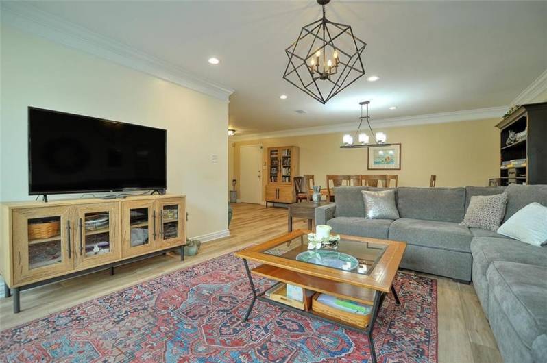 5100 5th Avenue, Pittsburgh, PA 15232, 2 Bedrooms Bedrooms, ,2 BathroomsBathrooms,Residential,For Sale,5th Avenue,1711533