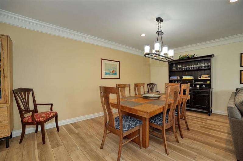 5100 5th Avenue, Pittsburgh, PA 15232, 2 Bedrooms Bedrooms, ,2 BathroomsBathrooms,Residential,For Sale,5th Avenue,1711533