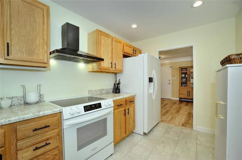 5100 5th Avenue, Pittsburgh, PA 15232, 2 Bedrooms Bedrooms, ,2 BathroomsBathrooms,Residential,For Sale,5th Avenue,1711533