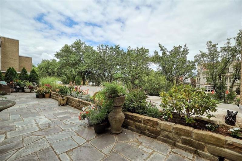 5100 5th Avenue, Pittsburgh, PA 15232, 2 Bedrooms Bedrooms, ,2 BathroomsBathrooms,Residential,For Sale,5th Avenue,1711533
