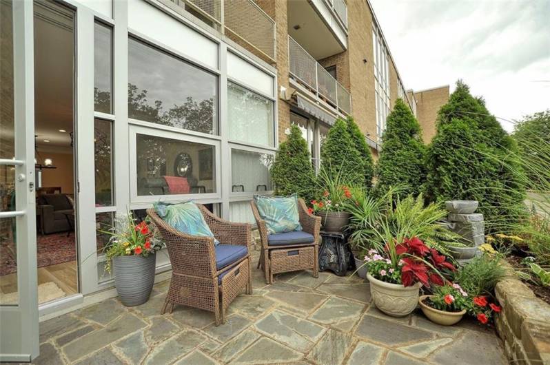 5100 5th Avenue, Pittsburgh, PA 15232, 2 Bedrooms Bedrooms, ,2 BathroomsBathrooms,Residential,For Sale,5th Avenue,1711533