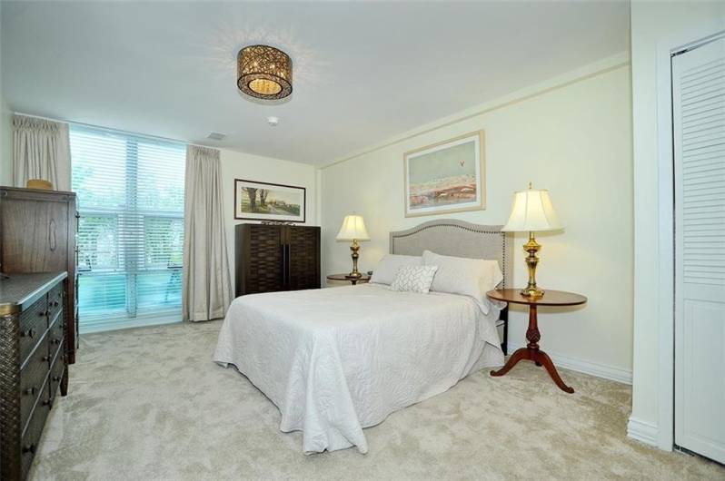 5100 5th Avenue, Pittsburgh, PA 15232, 2 Bedrooms Bedrooms, ,2 BathroomsBathrooms,Residential,For Sale,5th Avenue,1711533