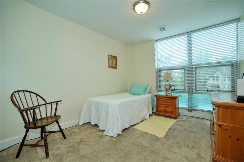 5100 5th Avenue, Pittsburgh, PA 15232, 2 Bedrooms Bedrooms, ,2 BathroomsBathrooms,Residential,For Sale,5th Avenue,1711533