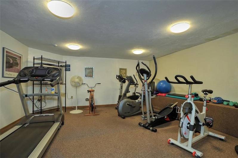 5100 5th Avenue, Pittsburgh, PA 15232, 2 Bedrooms Bedrooms, ,2 BathroomsBathrooms,Residential,For Sale,5th Avenue,1711533
