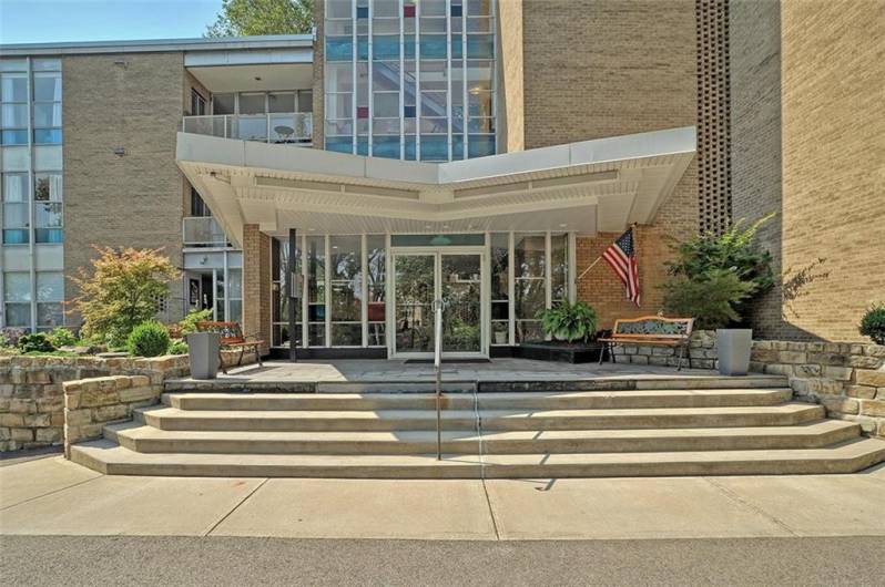 5100 5th Avenue, Pittsburgh, PA 15232, 2 Bedrooms Bedrooms, ,2 BathroomsBathrooms,Residential,For Sale,5th Avenue,1711533