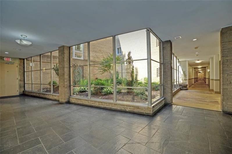 5100 5th Avenue, Pittsburgh, PA 15232, 2 Bedrooms Bedrooms, ,2 BathroomsBathrooms,Residential,For Sale,5th Avenue,1711533