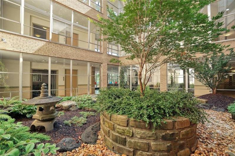 5100 5th Avenue, Pittsburgh, PA 15232, 2 Bedrooms Bedrooms, ,2 BathroomsBathrooms,Residential,For Sale,5th Avenue,1711533