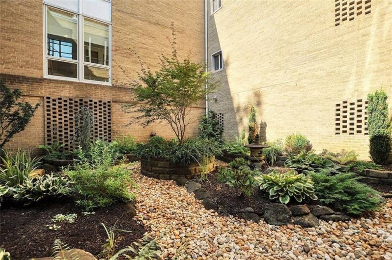 5100 5th Avenue, Pittsburgh, PA 15232, 2 Bedrooms Bedrooms, ,2 BathroomsBathrooms,Residential,For Sale,5th Avenue,1711533