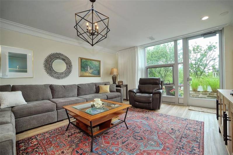5100 5th Avenue, Pittsburgh, PA 15232, 2 Bedrooms Bedrooms, ,2 BathroomsBathrooms,Residential,For Sale,5th Avenue,1711533