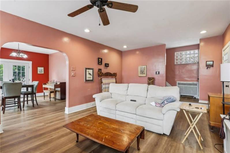 1052 Welfer St, Pittsburgh, PA 15217, 4 Bedrooms Bedrooms, ,2 BathroomsBathrooms,Residential,For Sale,Welfer St,1711563