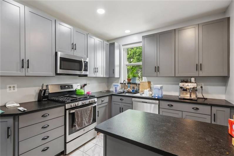 1052 Welfer St, Pittsburgh, PA 15217, 4 Bedrooms Bedrooms, ,2 BathroomsBathrooms,Residential,For Sale,Welfer St,1711563