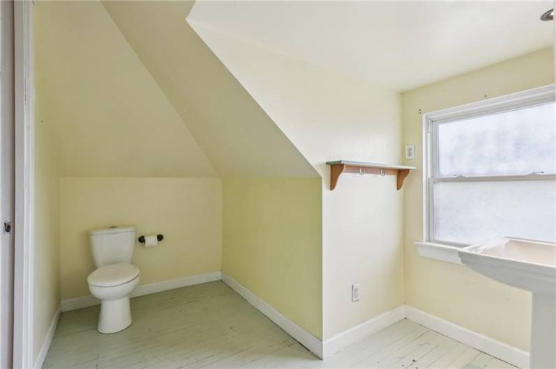 1052 Welfer St, Pittsburgh, PA 15217, 4 Bedrooms Bedrooms, ,2 BathroomsBathrooms,Residential,For Sale,Welfer St,1711563