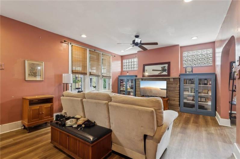 1052 Welfer St, Pittsburgh, PA 15217, 4 Bedrooms Bedrooms, ,2 BathroomsBathrooms,Residential,For Sale,Welfer St,1711563
