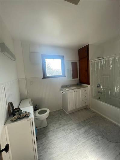 40 Lake St, Stoneboro, PA 16153, 5 Bedrooms Bedrooms, 12 Rooms Rooms,2 BathroomsBathrooms,Residential,For Sale,Lake St,1711568