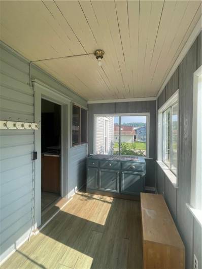 40 Lake St, Stoneboro, PA 16153, 5 Bedrooms Bedrooms, 12 Rooms Rooms,2 BathroomsBathrooms,Residential,For Sale,Lake St,1711568