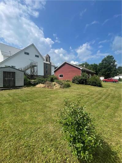 40 Lake St, Stoneboro, PA 16153, 5 Bedrooms Bedrooms, 12 Rooms Rooms,2 BathroomsBathrooms,Residential,For Sale,Lake St,1711568