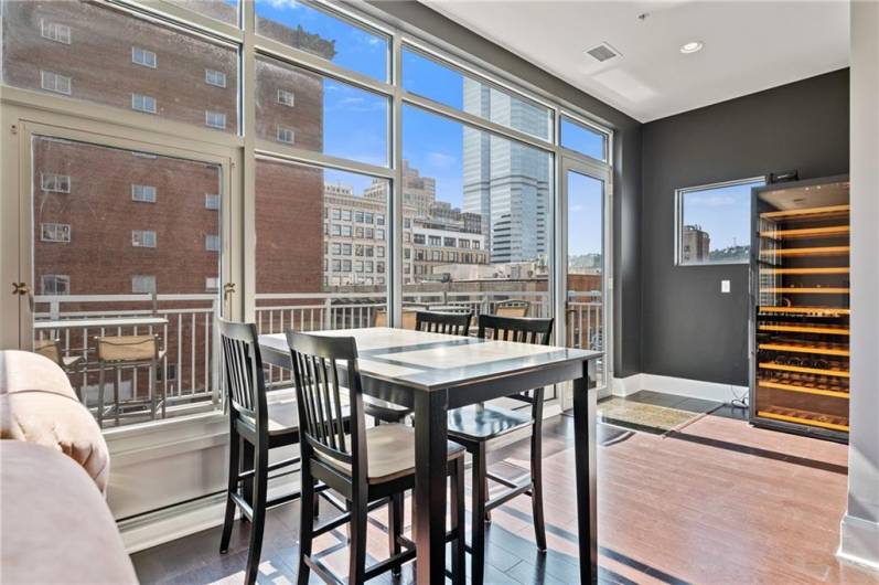 301 5th Ave, Pittsburgh, PA 15222, 2 Bedrooms Bedrooms, 7 Rooms Rooms,2 BathroomsBathrooms,Residential,For Sale,5th Ave,1711576