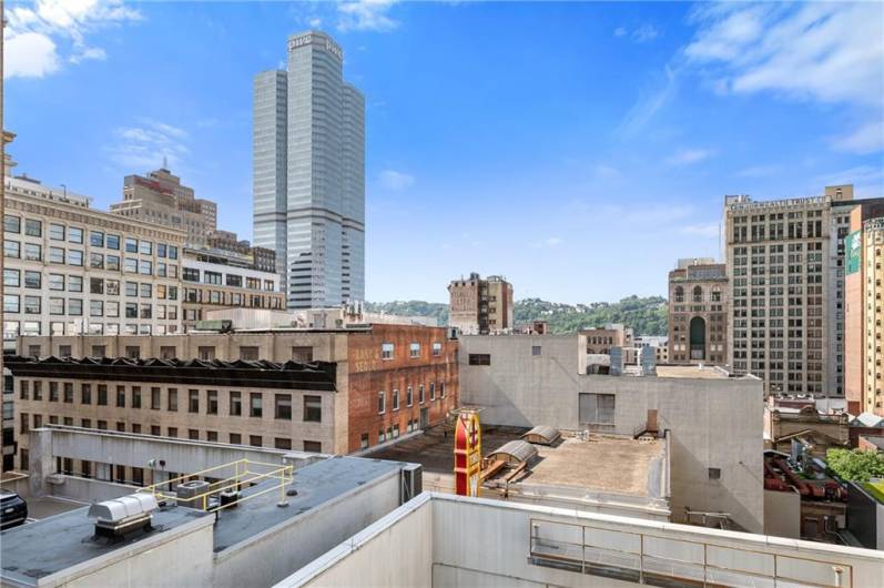 301 5th Ave, Pittsburgh, PA 15222, 2 Bedrooms Bedrooms, 7 Rooms Rooms,2 BathroomsBathrooms,Residential,For Sale,5th Ave,1711576